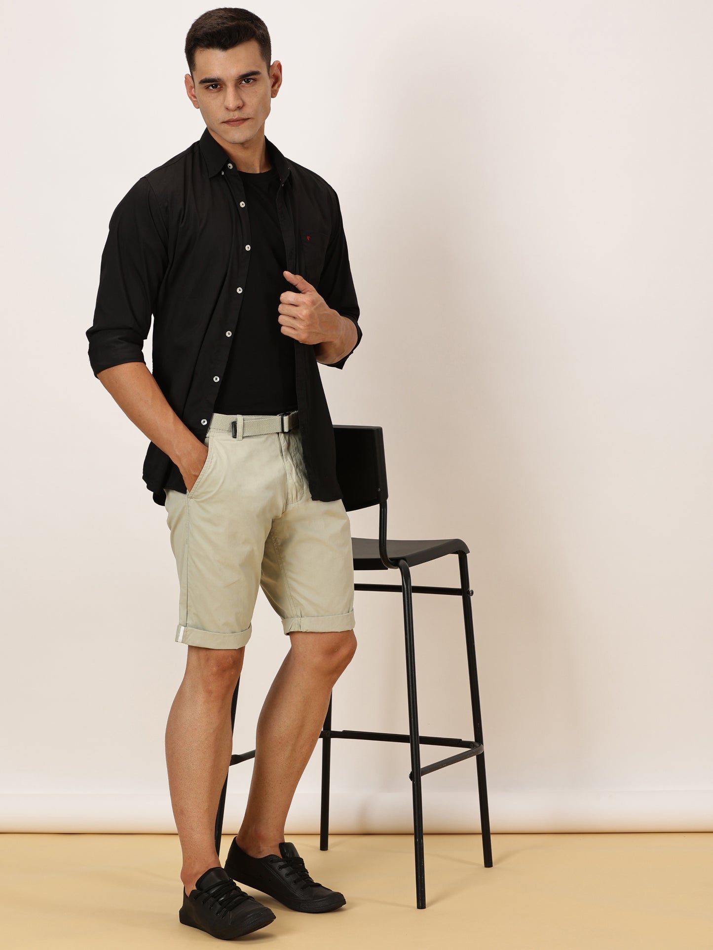 Pista Regular Fit Solid Shorts With Belt